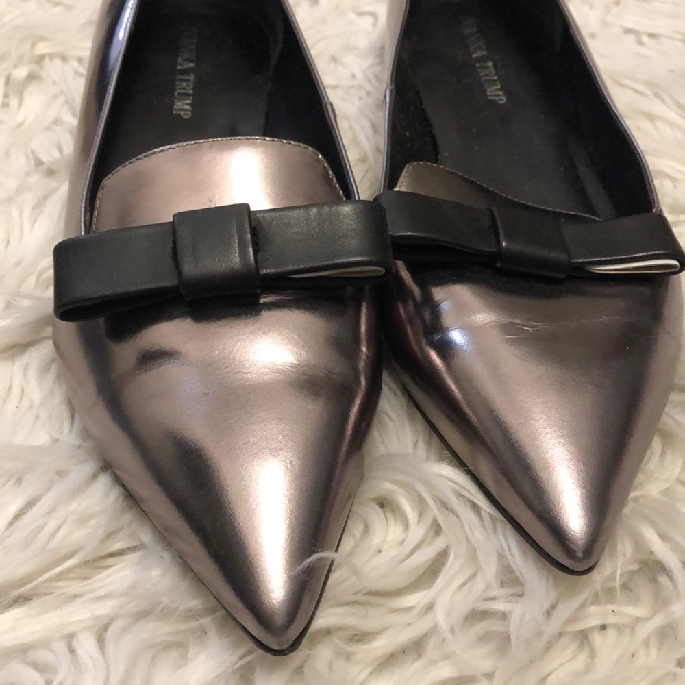 Pointy toe flats